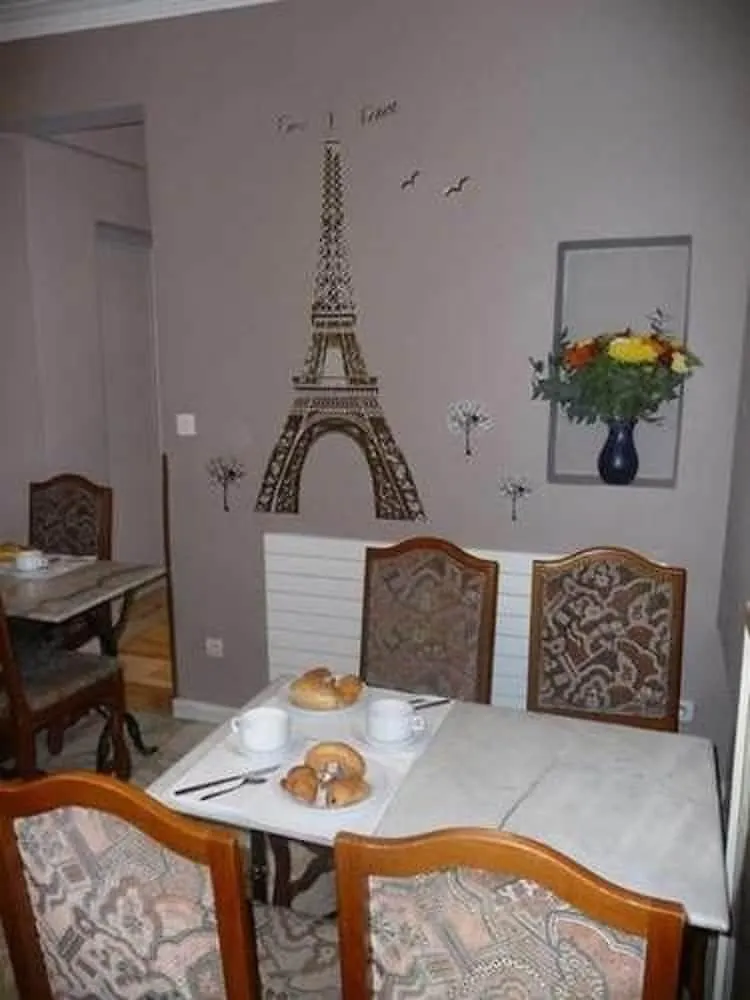 **  Jeff Hotel Parigi Francia